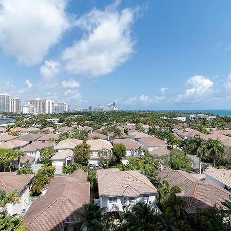 Stunning & Spacious Resort-Style Condo Across From Beach! Miami Beach Exterior photo