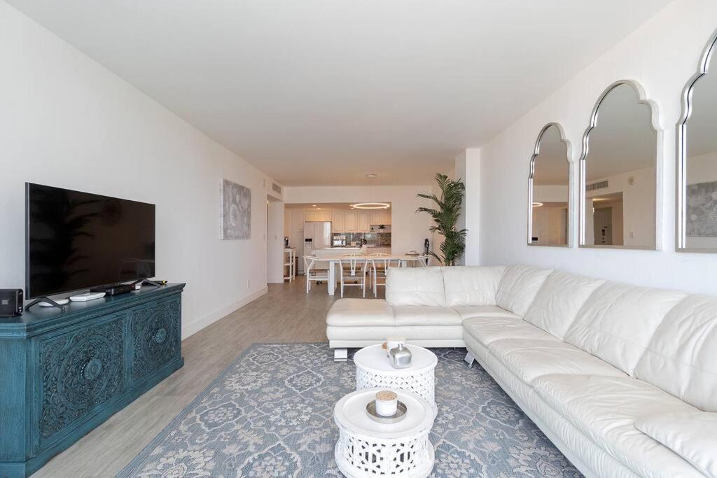 Stunning & Spacious Resort-Style Condo Across From Beach! Miami Beach Exterior photo