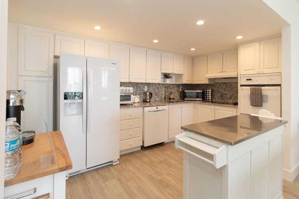 Stunning & Spacious Resort-Style Condo Across From Beach! Miami Beach Exterior photo