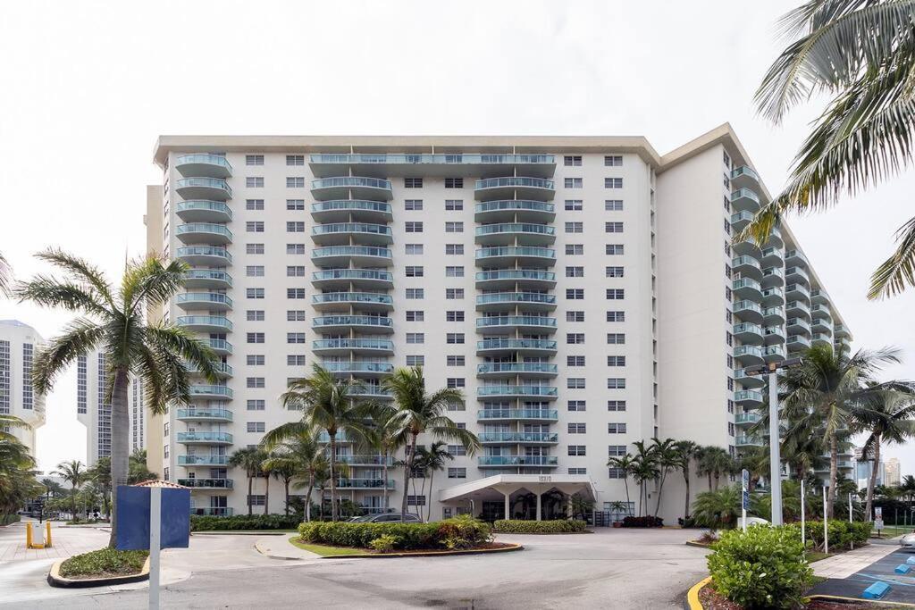 Stunning & Spacious Resort-Style Condo Across From Beach! Miami Beach Exterior photo